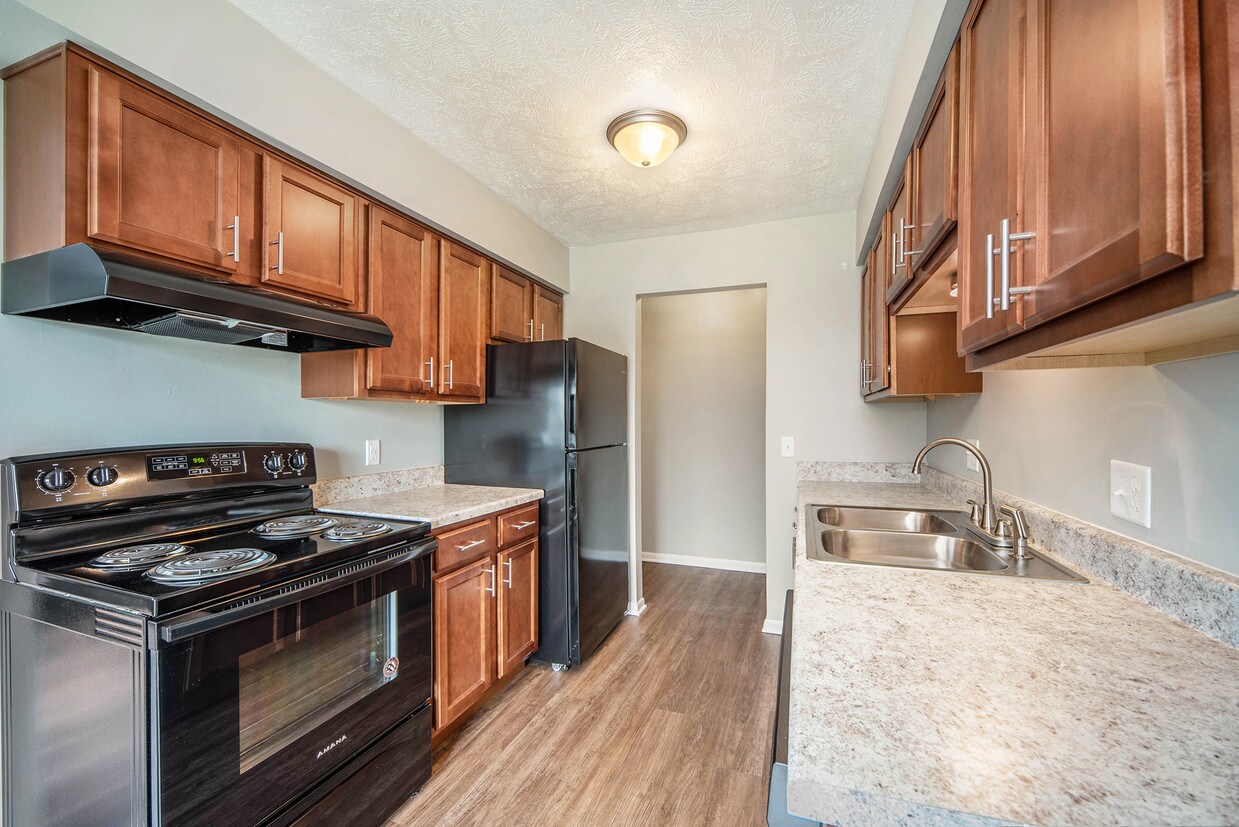 Estates Apartments 1975 Columbia Ave E Battle Creek, MI