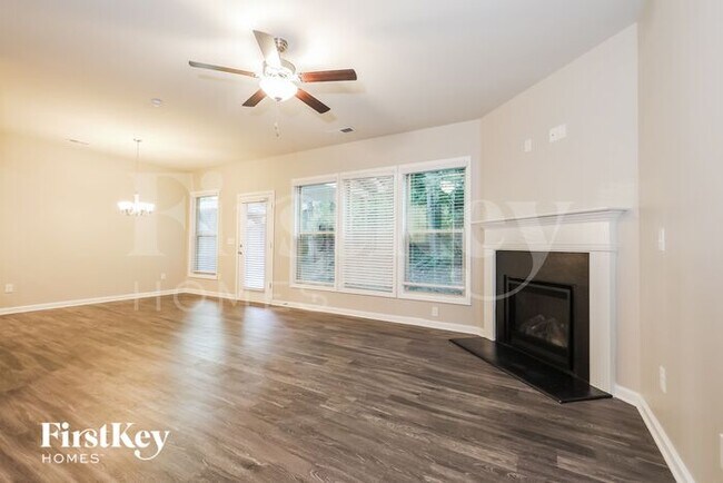 Building Photo - 3628 Moon Crest Dr