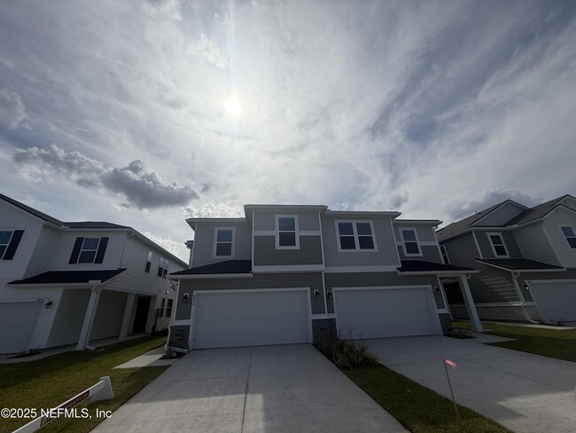 Foto del edificio - 6850 Rhapsody Rd