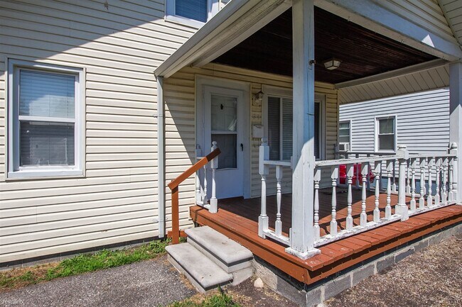 Building Photo - 3 br, 1 bath House - 71 E Coy Ave