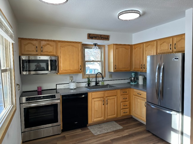 Building Photo - 1511 Hyvue St