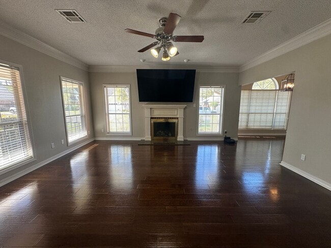 Foto del edificio - Gorgeous 3 Bed Brick Home