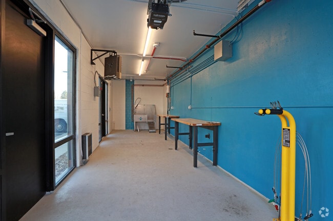 Interior Photo - High Line Pointe
