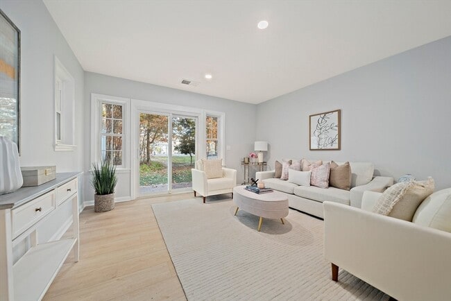Foto del edificio - 192 Allerton Commons Ln
