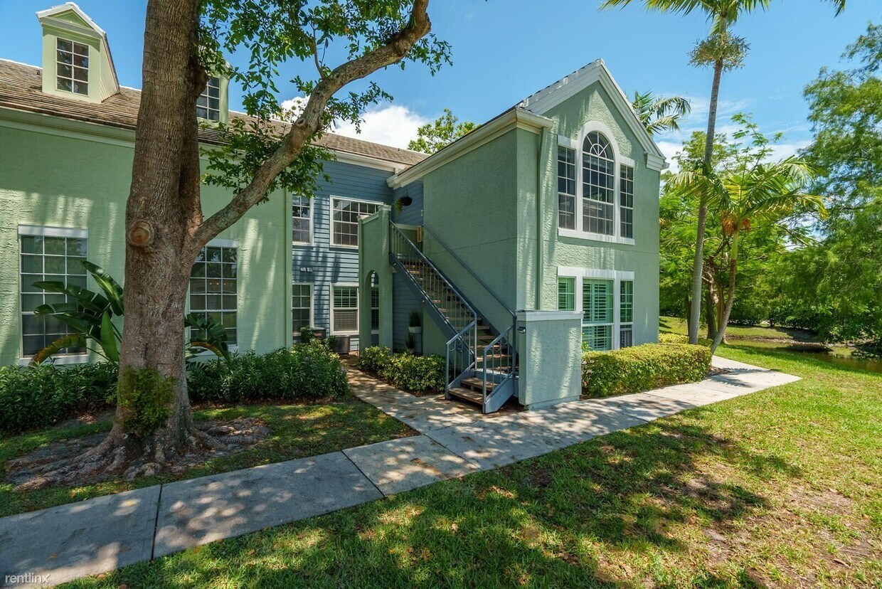 Building Photo - 2 br, 2 bath Condo - 1050 Crystal Way