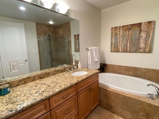 Foto del edificio - 2260 Village Walk Dr