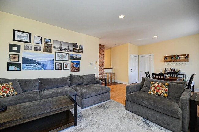 Building Photo - Portsmouth NH