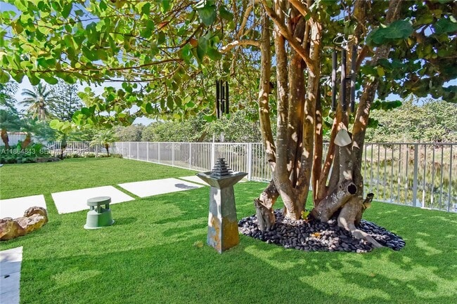 Foto del edificio - 14441 S Biscayne River Dr