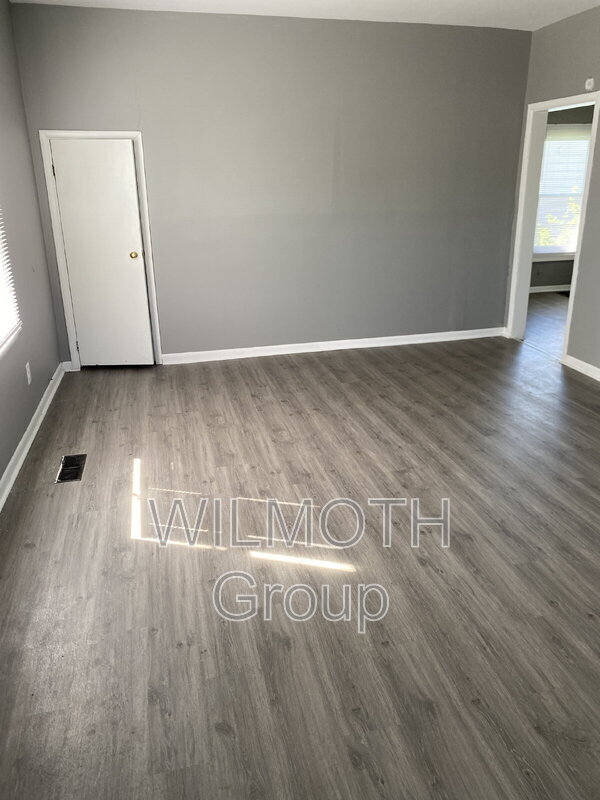 Building Photo - 2103 Arrow Ave
