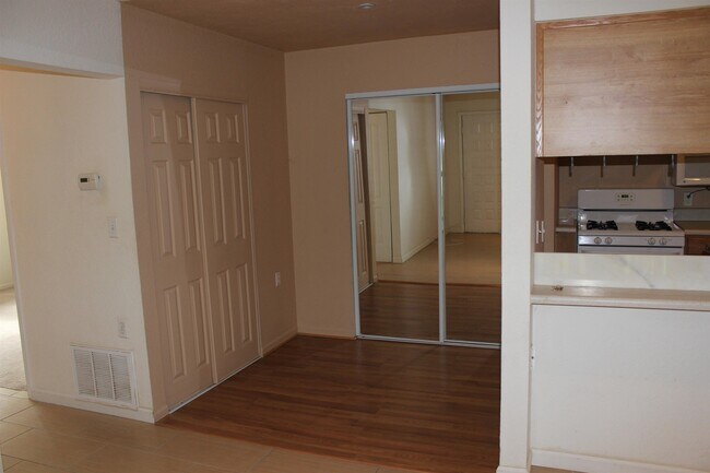 Foto del edificio - 317 Mabry St
