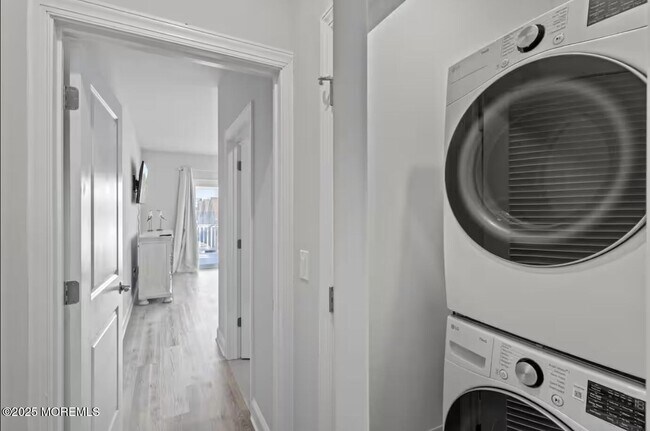 Building Photo - 207 Carteret Ave
