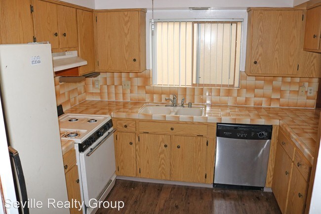 Building Photo - 3 br, 2 bath House - 2342 Chalcedony Street