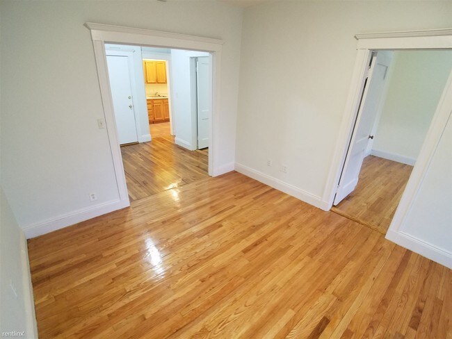 Building Photo - 2 br, 1 bath  - 35 Orkney Rd Apt 2