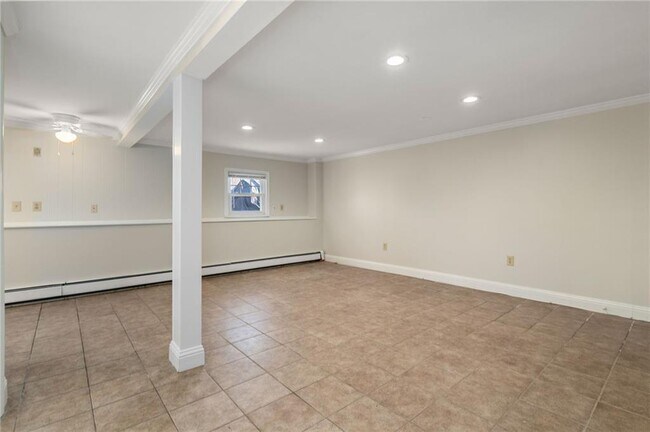 Building Photo - 99 Cove St