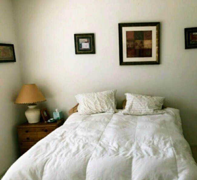 Foto del edificio - 16310 Orick Ave