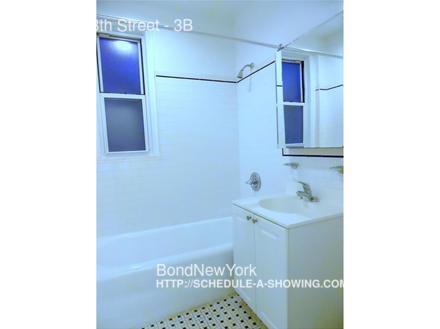 Building Photo - 117 W 13th St