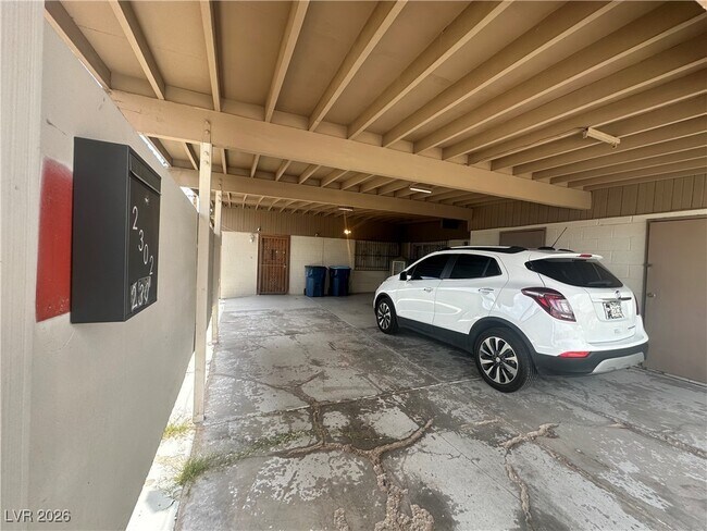 Foto del edificio - 2300 Pardee Pl