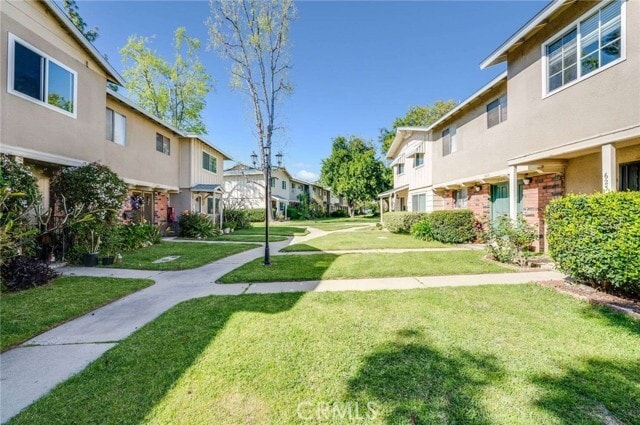 Foto del edificio - 623 E Matchwood Pl