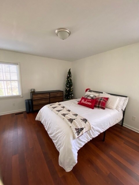 Foto principal - 708 Ileagnes Rd