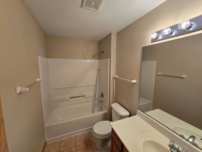 Building Photo - 1531 Silverstone Dr