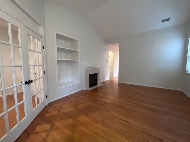 Foto del edificio - 6897 W Rockland Pl