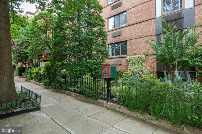 Foto del edificio - 1825 T St NW