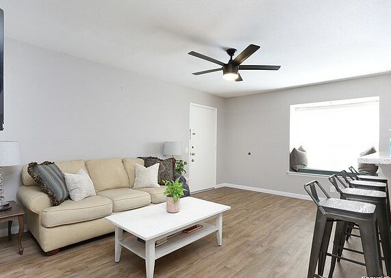 Foto del edificio - 7834 Broadway-3108.08