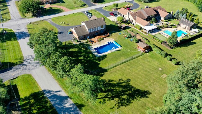 Building Photo - 9800 Wild Cherry Ln