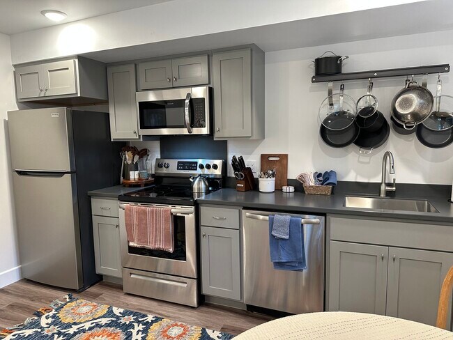 Foto del edificio - 4720 Craftsman Rd