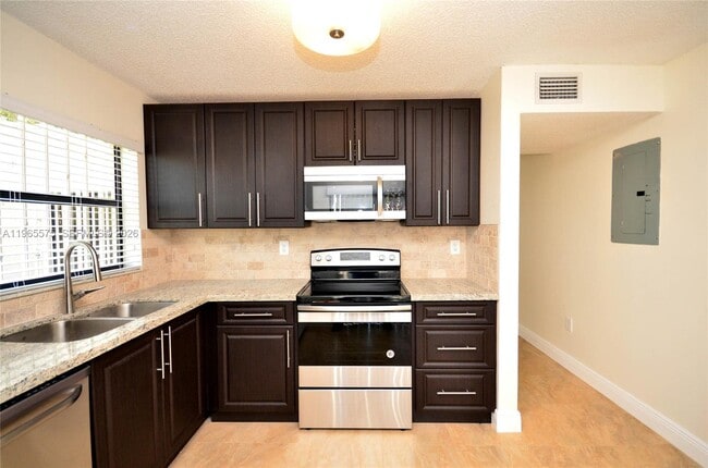 Building Photo - 10400 SW 67th St