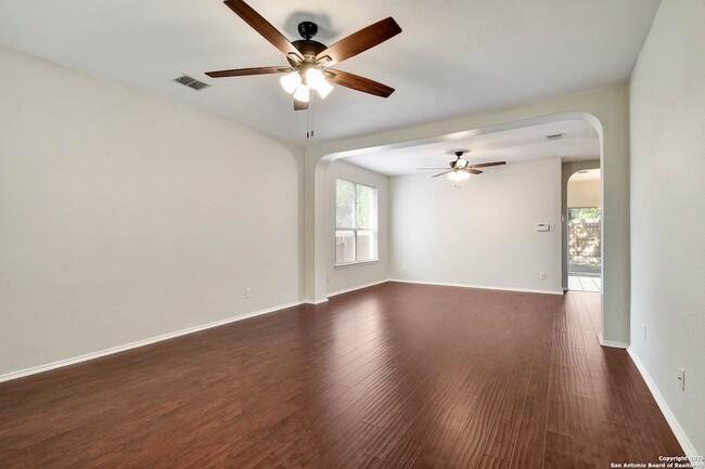 Foto del edificio - 6319 Big Bend Cove