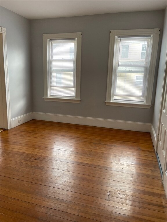 Foto del edificio - 48 Hodges Ave