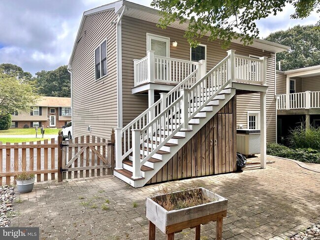 Foto del edificio - 1217 Somerset Rd