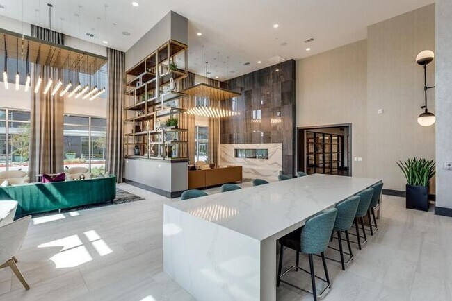Foto del edificio - 14155 Dallas Pkwy