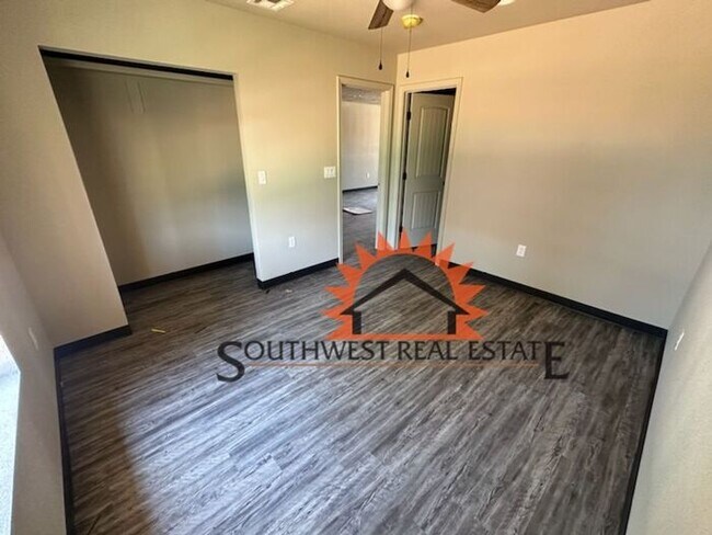 Building Photo - New Spacious 2 bedroom 2 bath