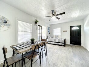 Building Photo - 1829 Hollenbeck Dr