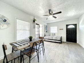 Building Photo - 1829 Hollenbeck Dr