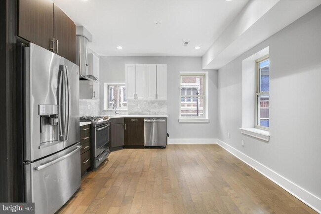 Foto del edificio - 2512 Frankford Ave