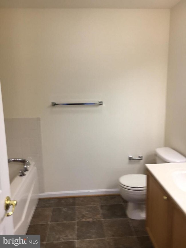Building Photo - 302 Baughmans Ln