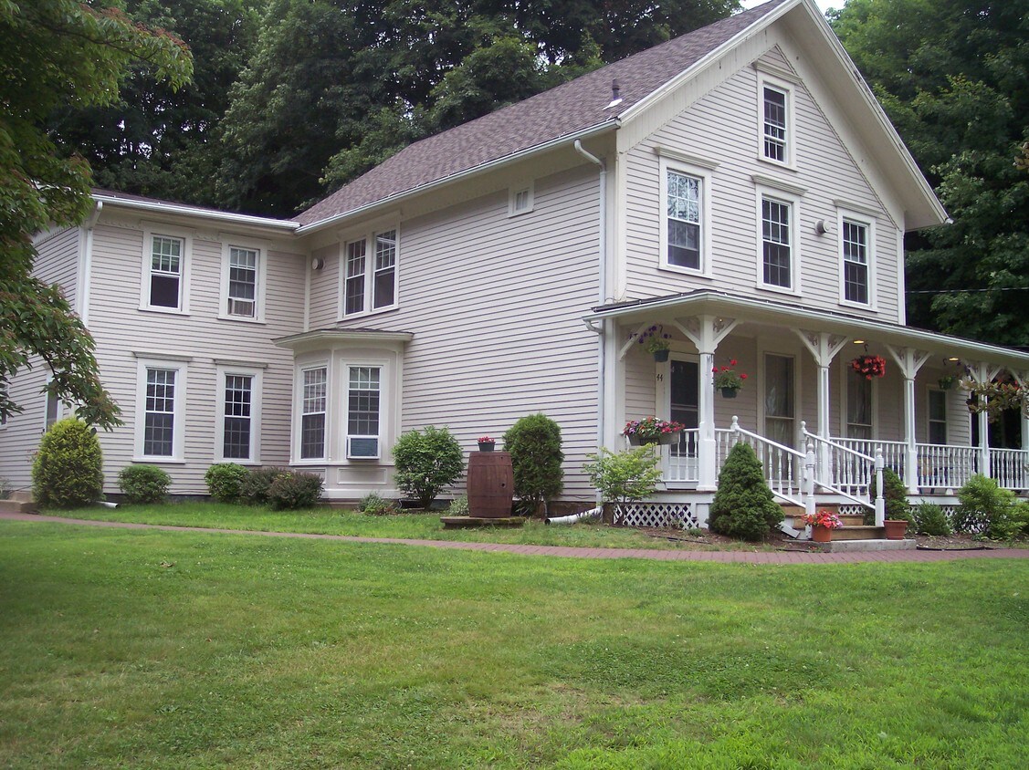 44 Falls Rd, East Haddam, CT 06469 Apartments in East Haddam, CT