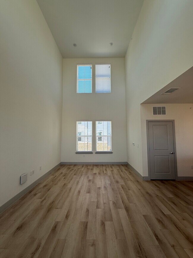 Foto del edificio - 3001 E Pecan St