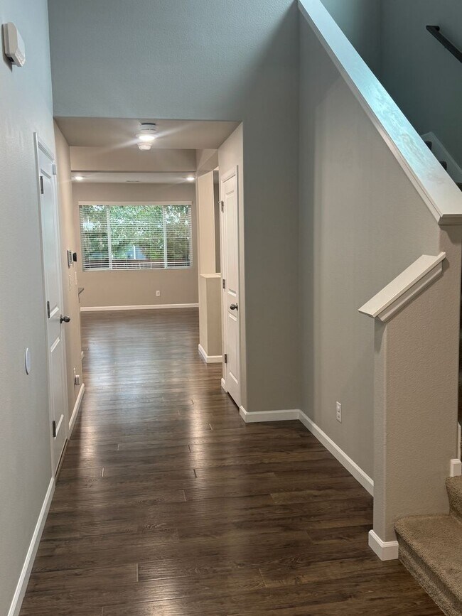 Building Photo - Lacey/Hawks Prairie 4 bedroom 2381 SF home...