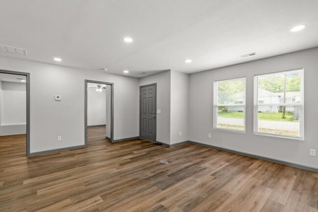 Building Photo - 231 E Cofield St