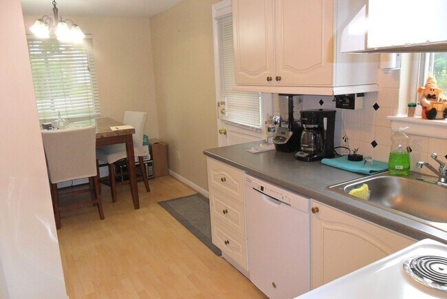 Foto del edificio - 126 Wilson Dr