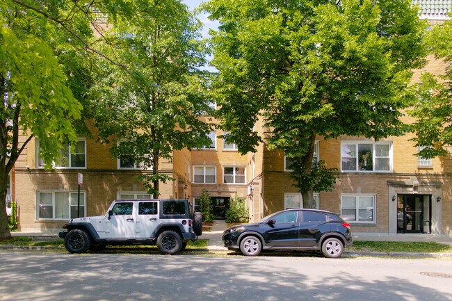 building front - 2846 N Christiana Ave