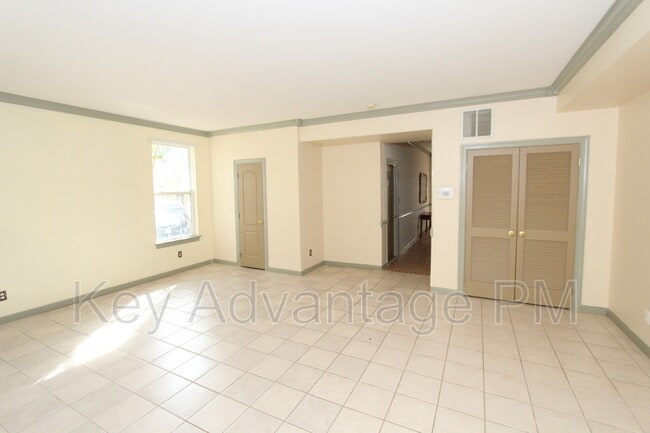 Foto del edificio - 13401 Dogues Terrace