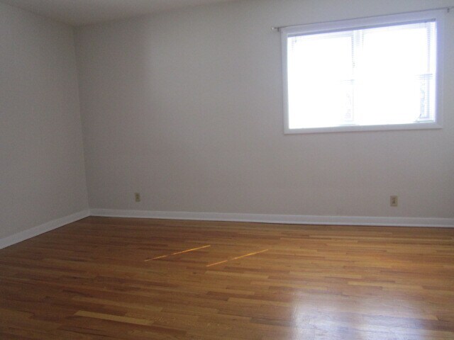 Foto del edificio - 1711 Meadowbrook Dr