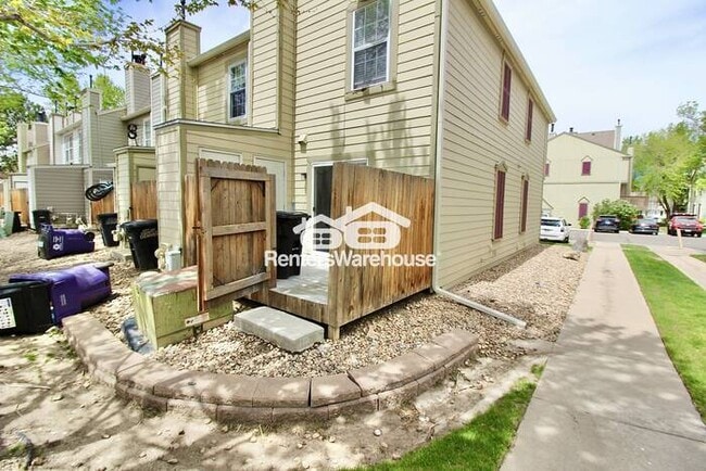 Foto del edificio - Don't miss this - 2BD/2.5BA End-unit Townhome in Indian Creek