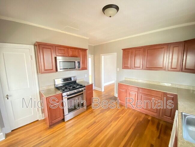 Foto del edificio - 1953 Foster Ave