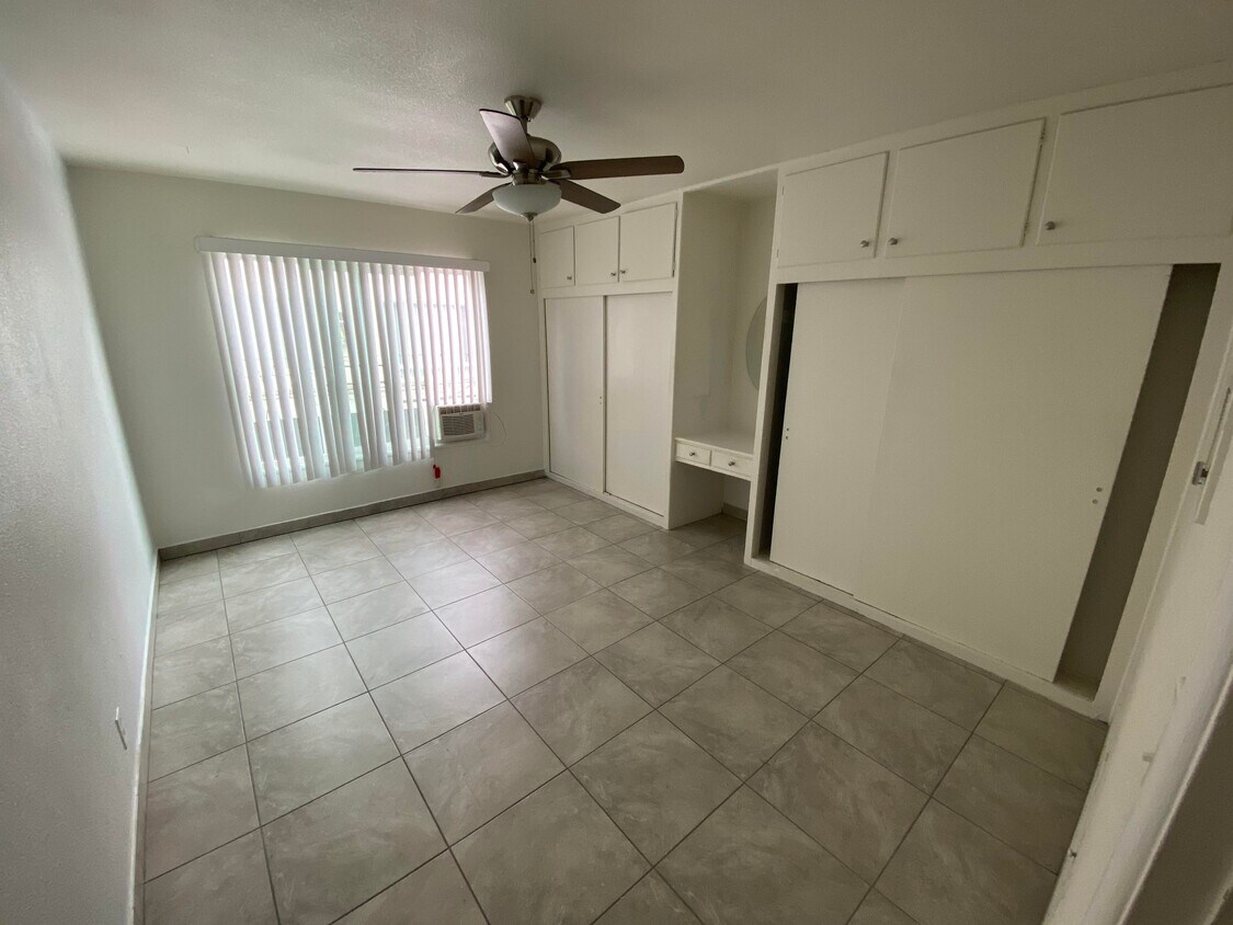 Primary Photo - 1803 N Gramercy Pl